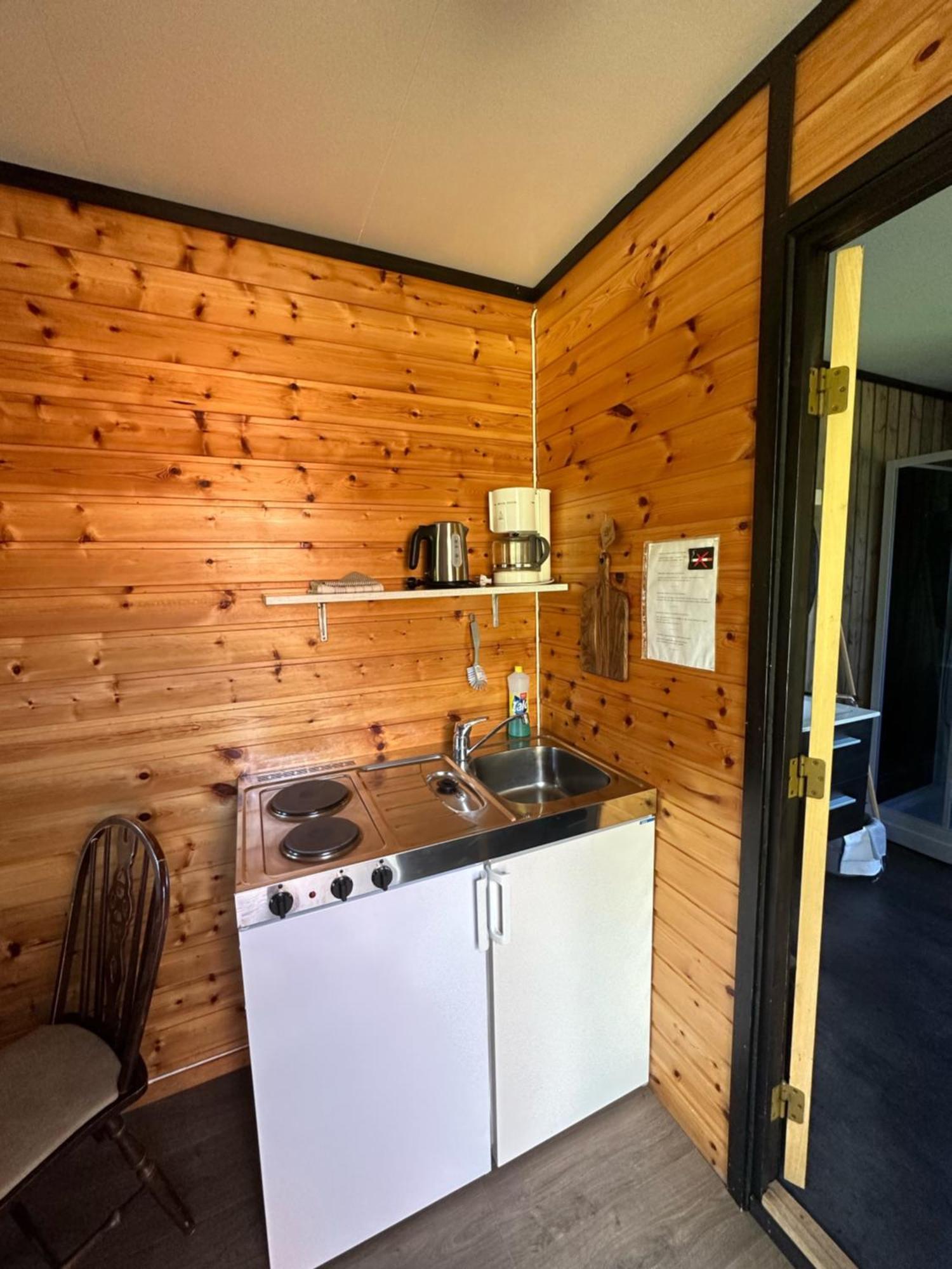 فندق Tommerneset Camping Innhavet المظهر الخارجي الصورة